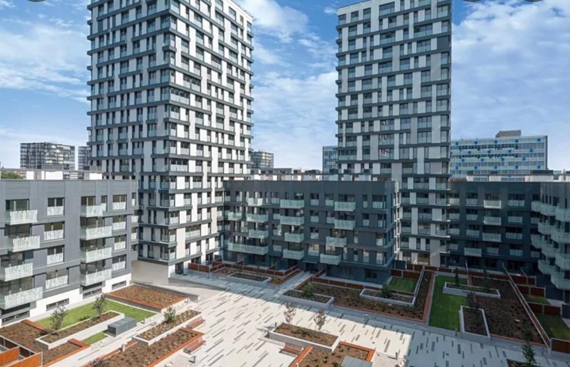 Residence Garden Tower - Parking Прага Екстериор снимка
